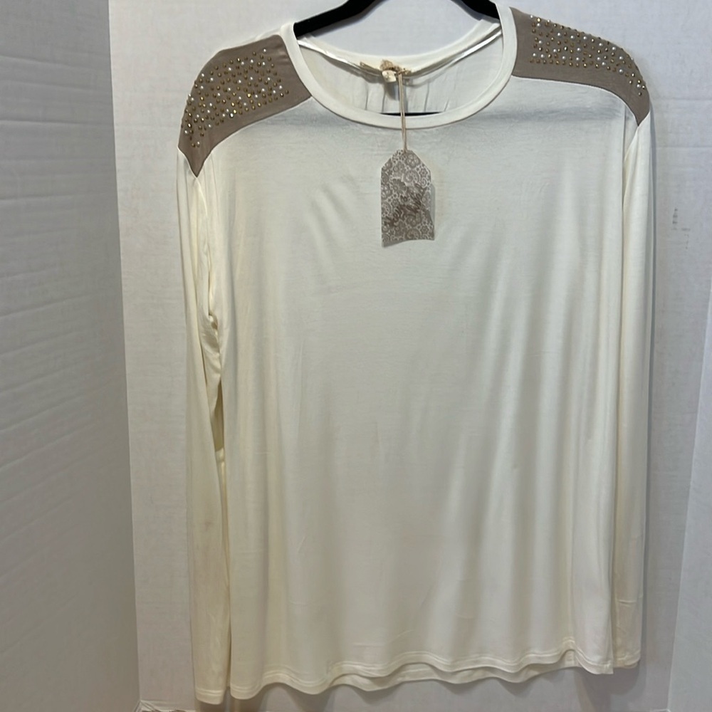 Hem & Thread Cotton White Top with Pearls and Rhinestone Shoulders.  Size L